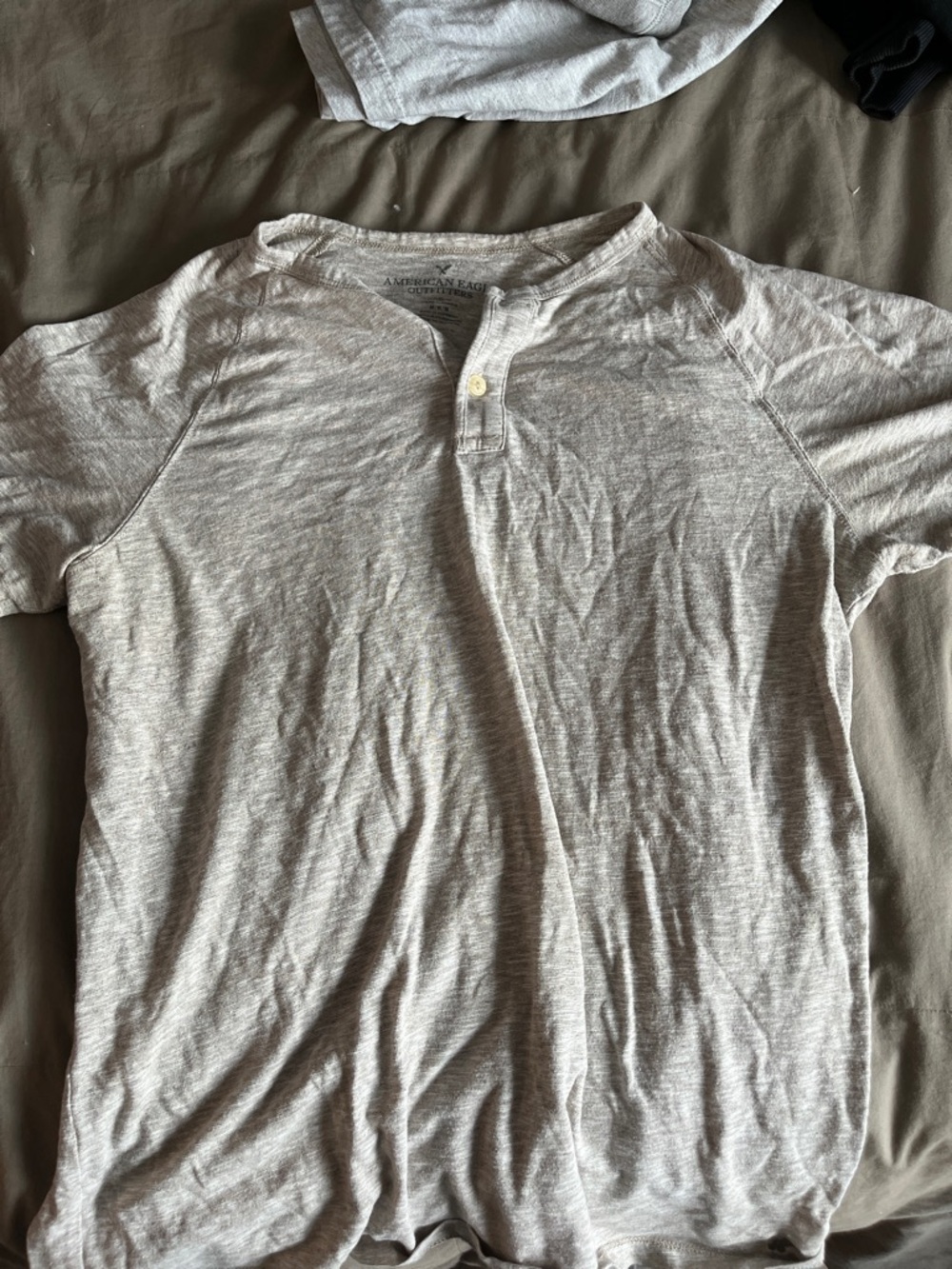 American Eagle Outfitters Men’s Light Heather Gray Short-Sleeve Henley